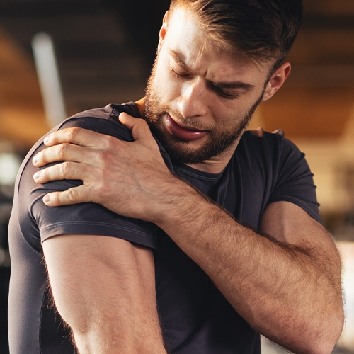 Elliott-PT-Physical-Therapy-Massachusetts-500px-shoulder-pain